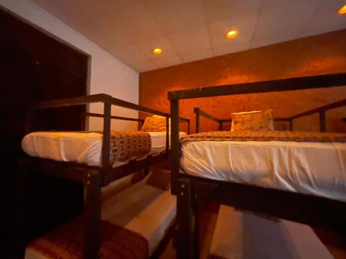 La Casa De La 12 Ostello Campeche Esterno foto